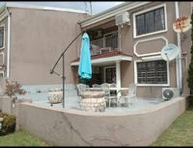 2 BEDROOM TOWNHOUSE FOR SALE IN PEACEHAVEN